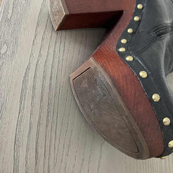 Women’s short boot with side zipper - Picture 2 of 2